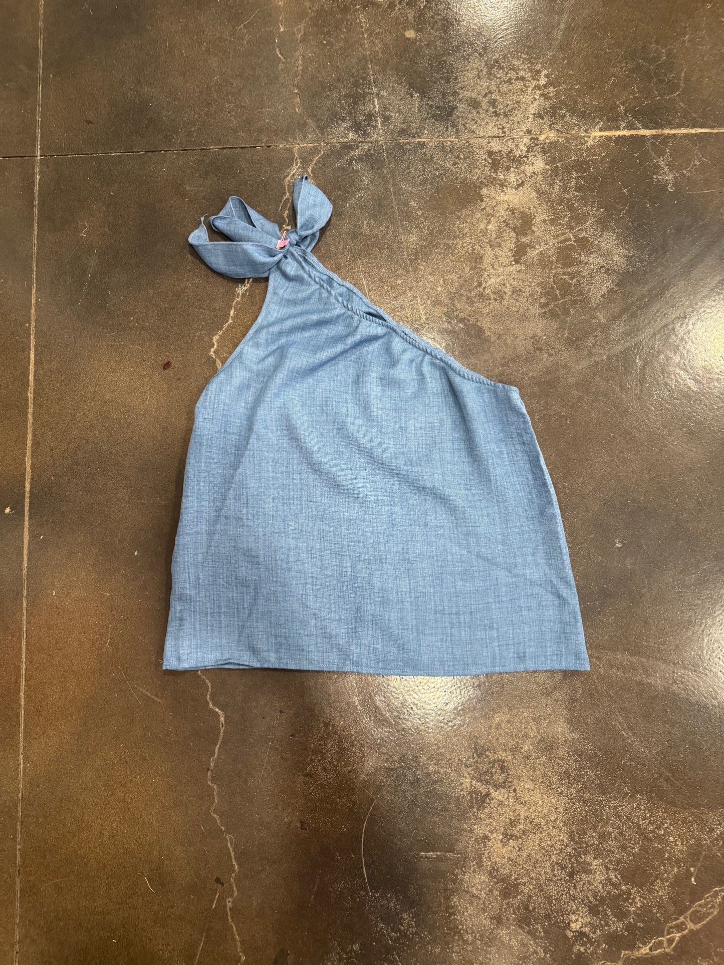 One shoulder top